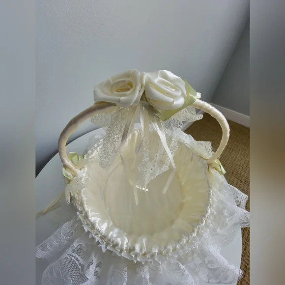 Set of 2 Flower Girl Baskets - Picture 9 of 16